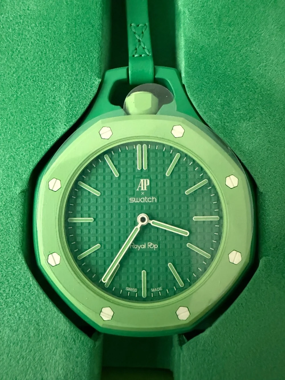 AP x SWATCH — GREEN EIGHT | BRAND NEW ✨🟢